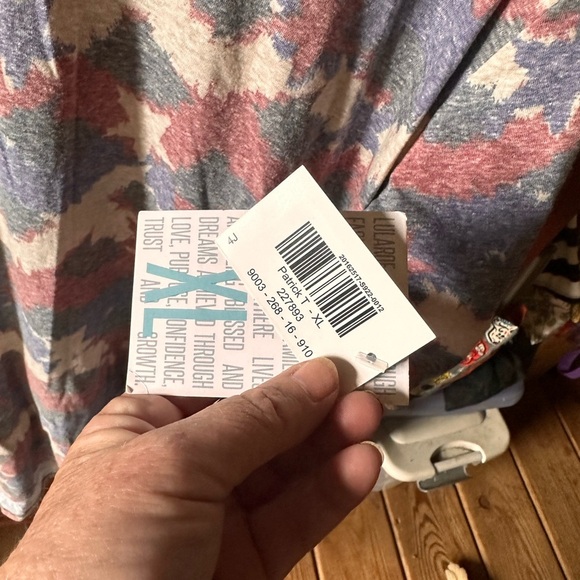 Lularoe XL heather Patrick. Abstract flag print. NWT.‎ - Picture 5 of 8